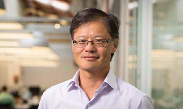 Directoires: Jerry Yang jette l’éponge chez Yahoo