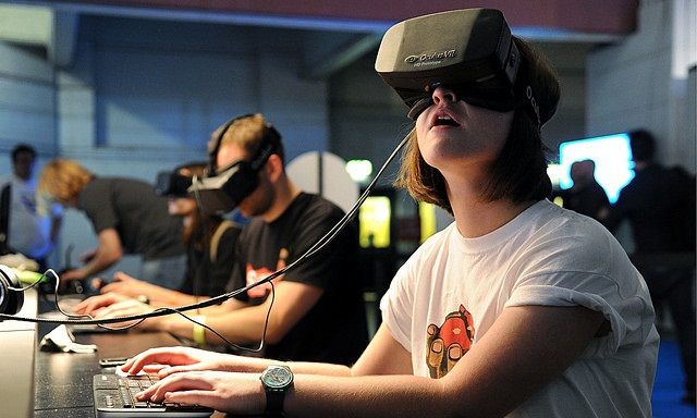 En Rachetant Oculus, Facebook fait un pas de plus vers la réalité virtuelle