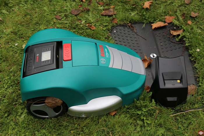 Et si vous laissiez la tondeuse automatique Bosch Indego 1200 connect tondre pour vous ?