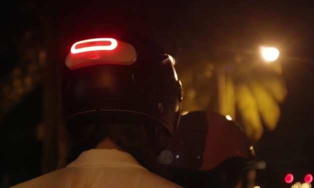 La start-up Cosmo Connected mise sur son casque connecté pour les motards