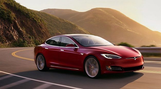 Véhicules autonomes: Tesla double son chiffre d’affaires