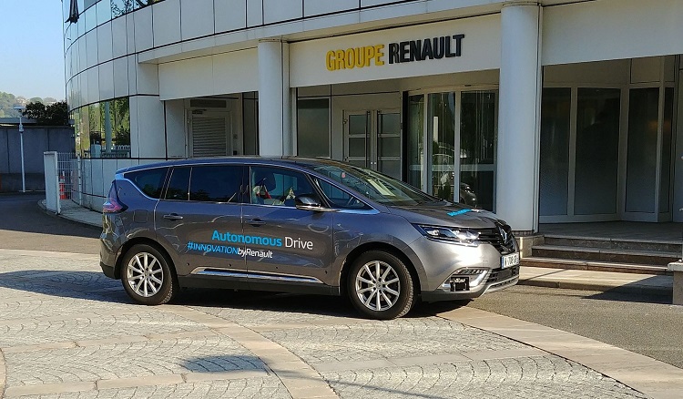 [Vidéo]: Quand le système de conduite autonome évite les obstacles aussi bien qu’un pilote…