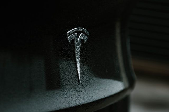 Tesla développerait ses propres puces pour véhicules autonomes