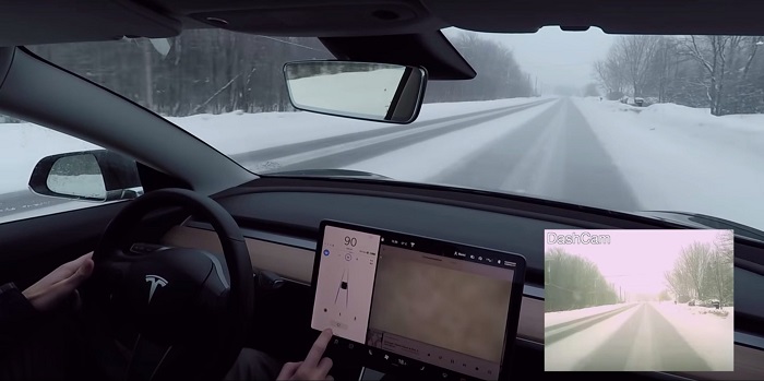 [Vidéo]: Le mode autopilote de la Tesla 3 traversant une tempête de neige