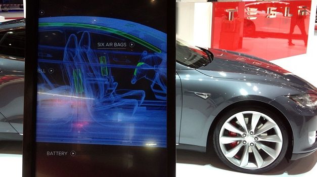 Tesla veut offrir un modèle 3 à tout hacker qui réussirait à cracker son logiciel