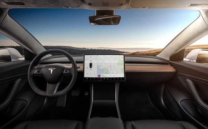 Une étude démontre que les conducteurs de Tesla surestiment les capacités de l’autopilote