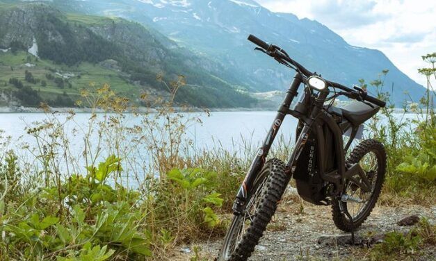 Cet été, balladez-vous en mode écolo grâce à la nouvelle Moto cross électrique SUR-RON Light Bee