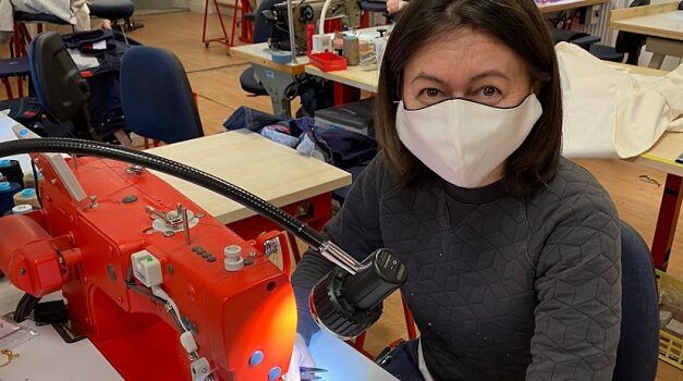 1083: Une start-up Drômoise qui passe des jeans aux masques pour endiguer la pénurie