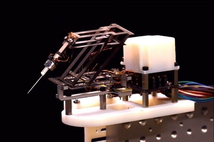 [Vidéo]: Sony et L’université d’Harvard présente Mini-RCm, un robot conçu pour réaliser des chirurgies ultra-précises