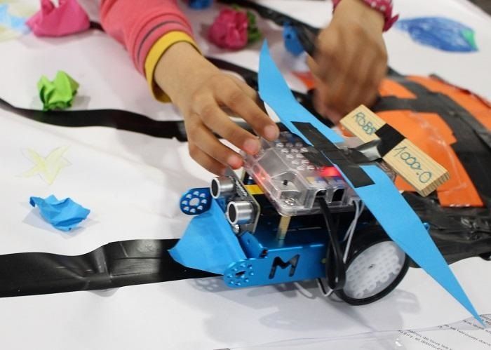 Avec un robot éducatif programmable de Smarteo, permettez à vos enfants d’apprendre en s’amusant!