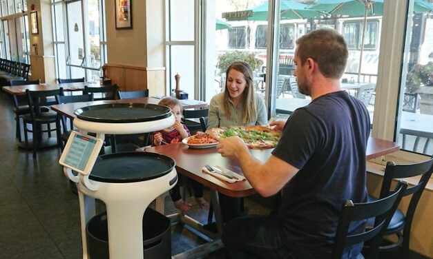 [Vidéo]: Un robot serveur dans les restaurants Japonais testé par SoftBank et Bear Robotics