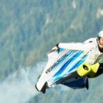 [Vidéo]: BMW présente sa combinaison de Wingsuit propulsée par deux rotors et moteurs électriques