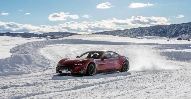 [Vidéo]: Regardez la supercar électrique Drako GTE glissant dans la neige