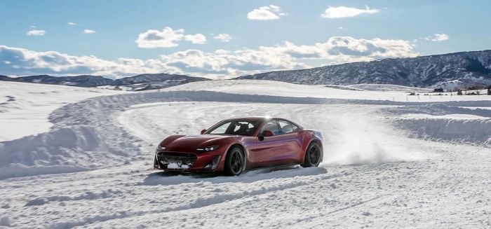 [Vidéo]: Regardez la supercar électrique Drako GTE glissant dans la neige