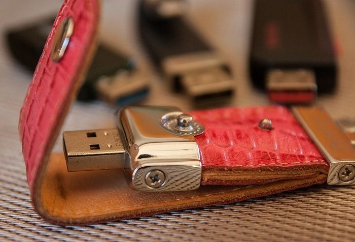 Pourquoi choisir la clé USB personnalisée comme goodies publicitaire