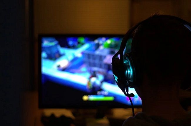 Infographie: La répartition du chiffre d’affaires du marché mondial du jeu vidéo en 2021