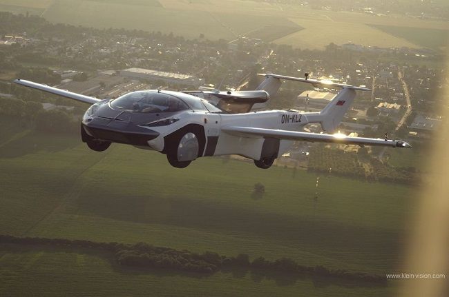 [Vidéo]: Aircar, la voiture volante de Klein Vision, réalise son premier vol en Slovaquie