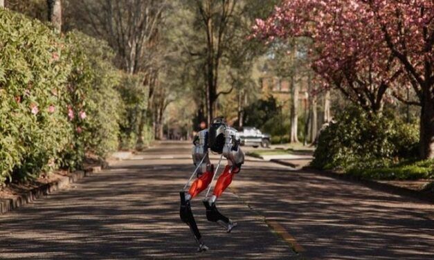 [Vidéo]: Le robot bipède Cassie, d’Agility Robotics réussit à courir 5km