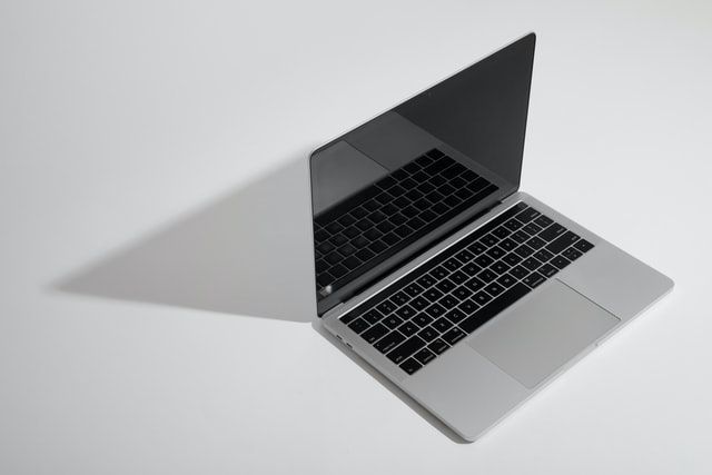 La start-up Française Fleet veut inciter les entreprises à la location de laptops plutôt qu’à l’achat