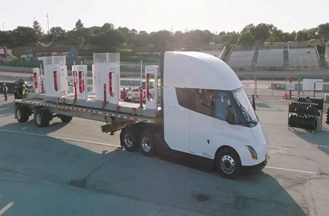 La production des semi Tesla à commencé pour des premières livraisons en décembre