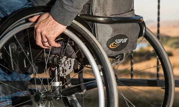 Uber devra payer 2,2M$ pour avoir facturé des frais d’attente aux personnes handicapées