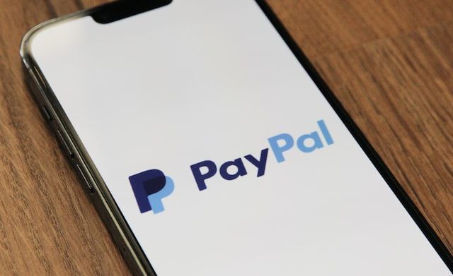 Comment les paiements numériques via PayPal ont-ils changé les attentes des clients vis-à-vis des boutiques en ligne ?