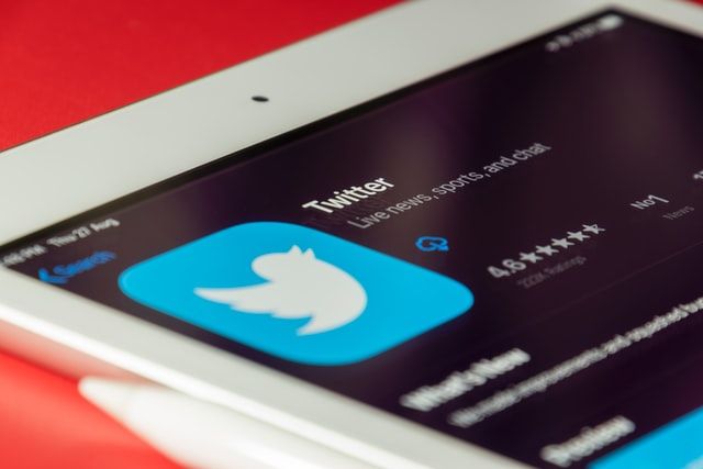 Twitter confirme tester un badge de vérification de numéro de téléphone